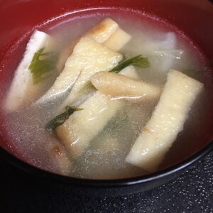 わかめと油あげの味噌汁